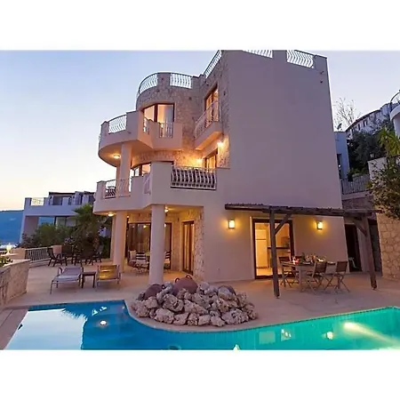 Sleeps 8 Pool Air Con Wifi *