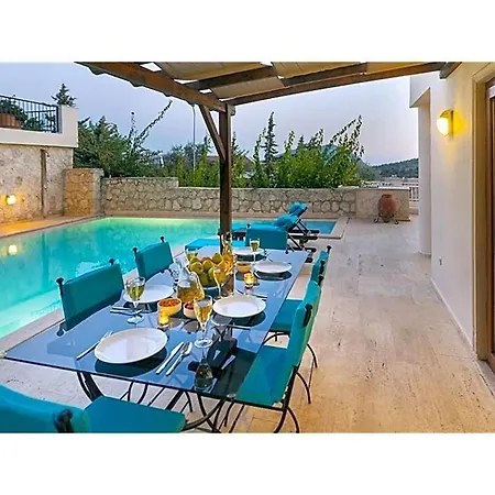 Sleeps 8 Pool Air Con Wifi *