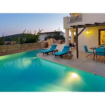 Sleeps 8 Pool Air Con Wifi Villa
