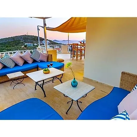 Sleeps 8 Pool Air Con Wifi