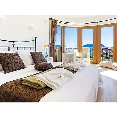 Villa Sleeps 8 Pool Air Con Wifi Kalkan